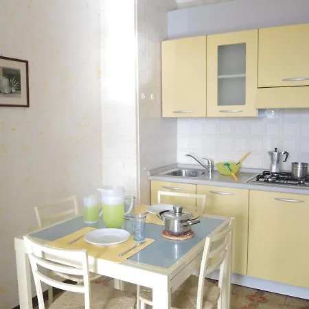 Flat With Terrace-beahost ביביונה