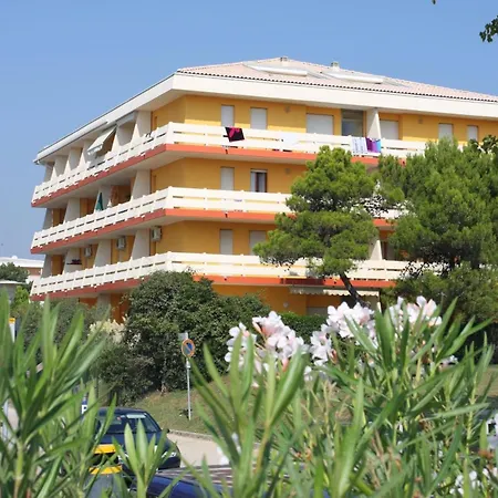 Gorgeous Flat With Terrace - Beahost Apartment Bibione