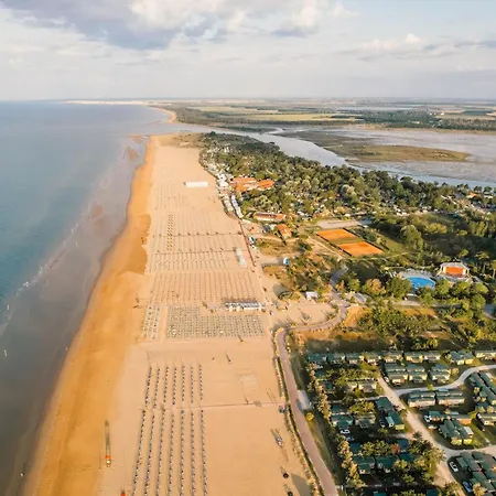 Gorgeous Flat With Terrace - Beahost Apartment Bibione
