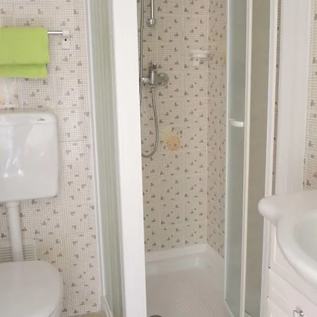 Flat With Terrace-beahost ביביונה