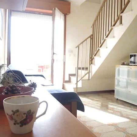 דירה Flat With Terrace-beahost ביביונה